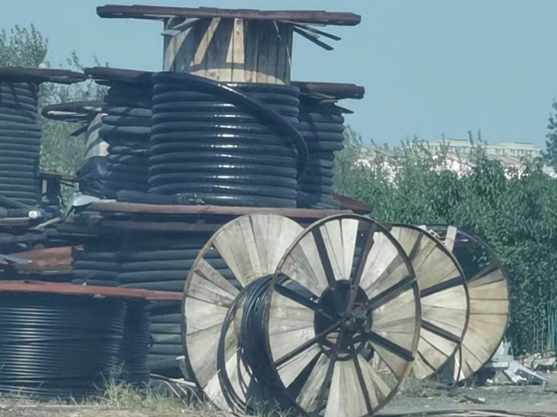 յ
